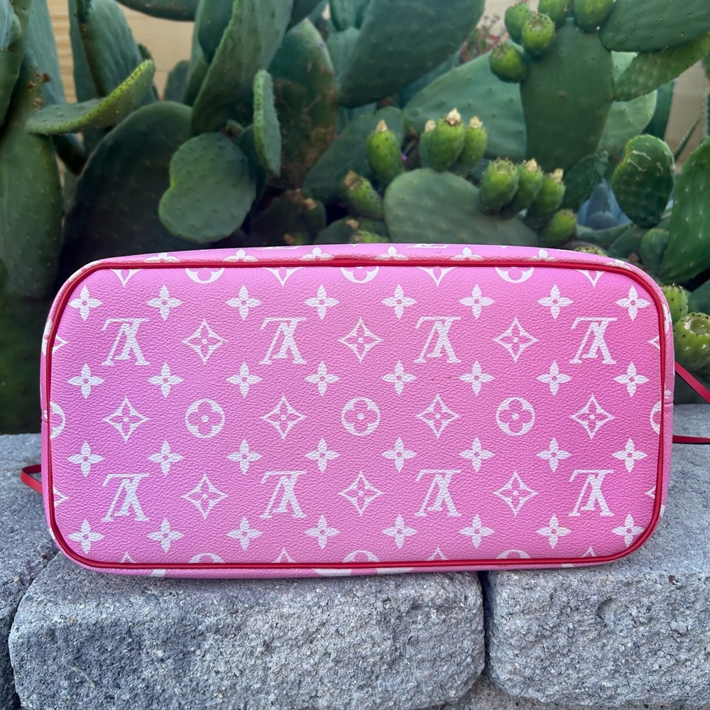 Louis Vuitton Neverfull - Picture 5 of 10